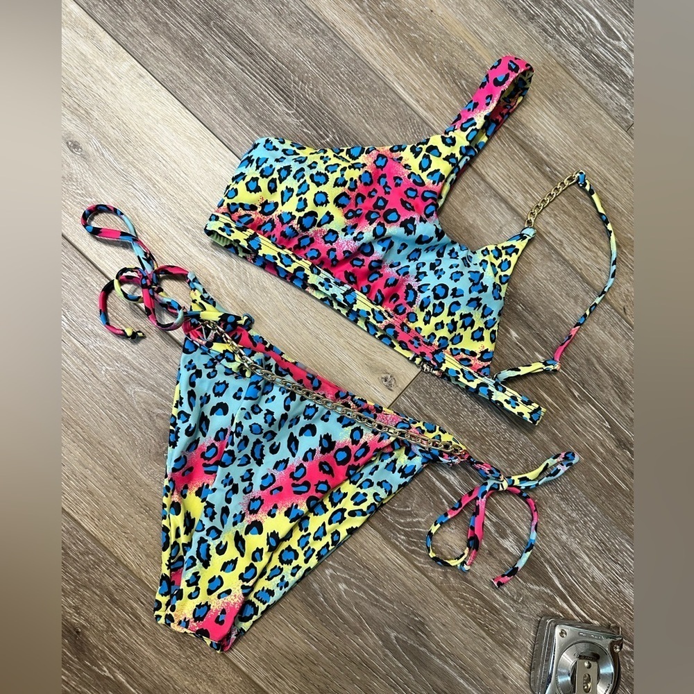 #4) cute bikini set with chains. Excellent condition.
